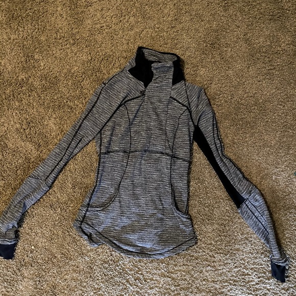 Lulu Lemon quarter zip - Picture 1 of 3